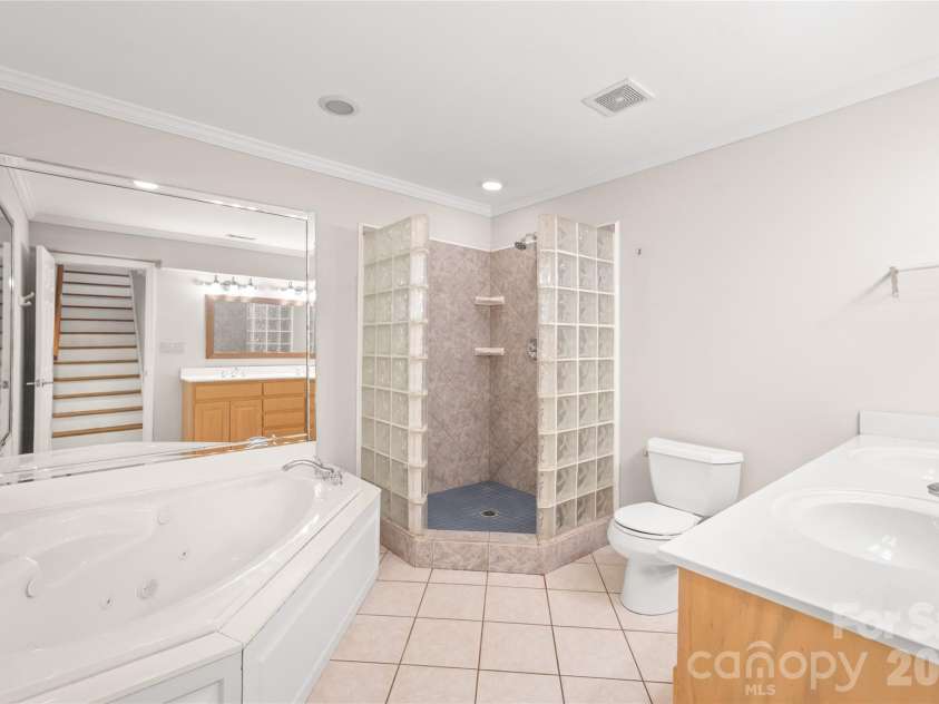 7308 Quail Ridge Drive, Charlotte, NC 28226.  MLS# CAR4405785, YatesRealty ID 42718. Basement bathroom