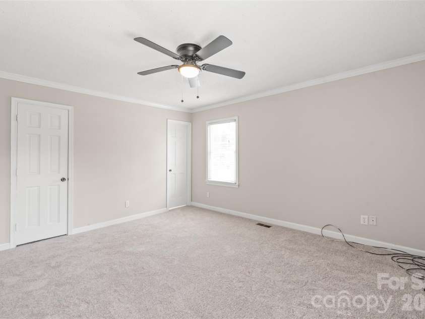 7308 Quail Ridge Drive, Charlotte, NC 28226.  MLS# CAR4405785, YatesRealty ID 42718. Primary Bedroom