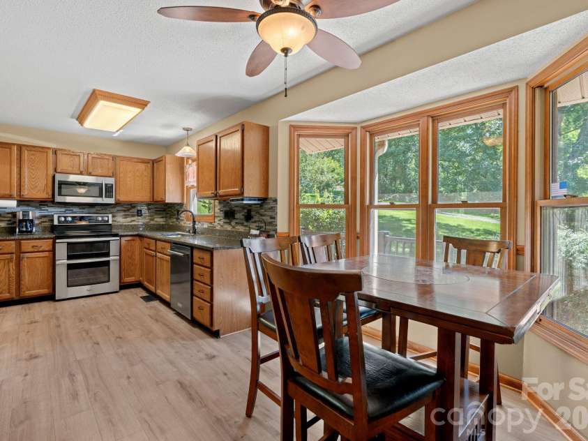 6 Pleasant Run, Asheville, NC 28806.  MLS# CAR4409837, YatesRealty ID 42719. 