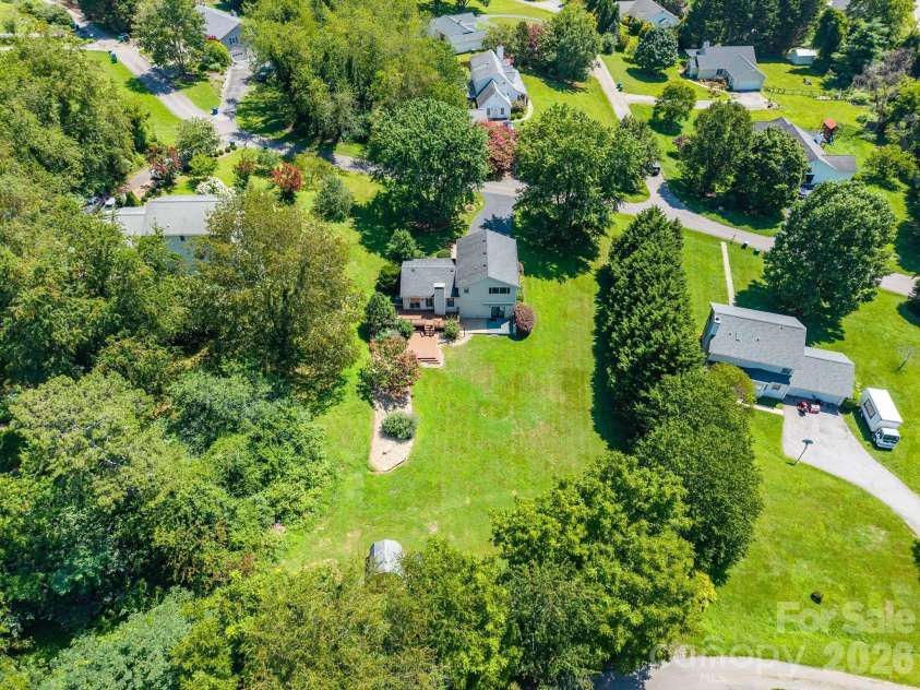 6 Pleasant Run, Asheville, NC 28806.  MLS# CAR4409837, YatesRealty ID 42719. 