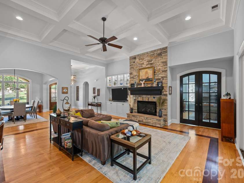 242 Anniston Way, Davidson, NC 28036.  MLS# CAR4319580, YatesRealty ID 4272. 