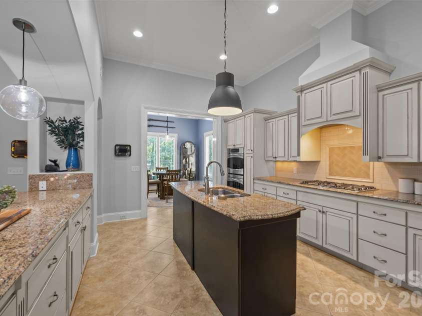 242 Anniston Way, Davidson, NC 28036.  MLS# CAR4319580, YatesRealty ID 4272. 