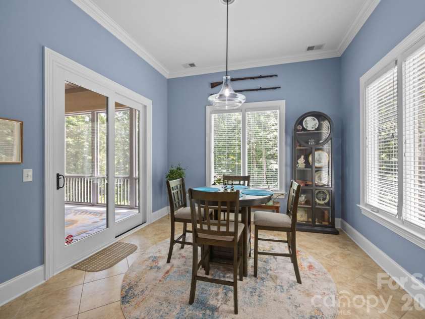 242 Anniston Way, Davidson, NC 28036.  MLS# CAR4319580, YatesRealty ID 4272. 