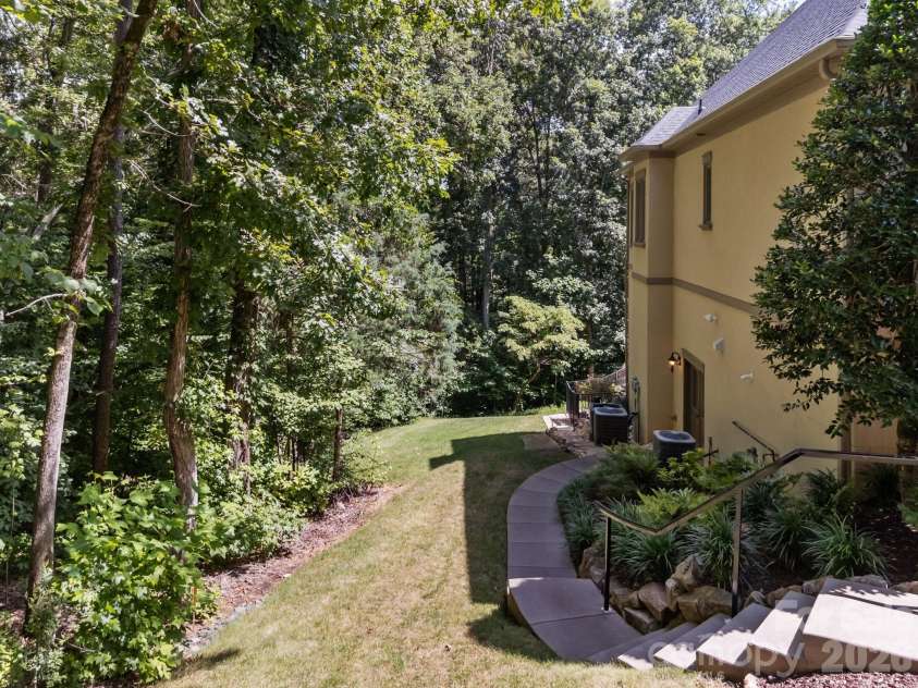 242 Anniston Way, Davidson, NC 28036.  MLS# CAR4319580, YatesRealty ID 4272. 