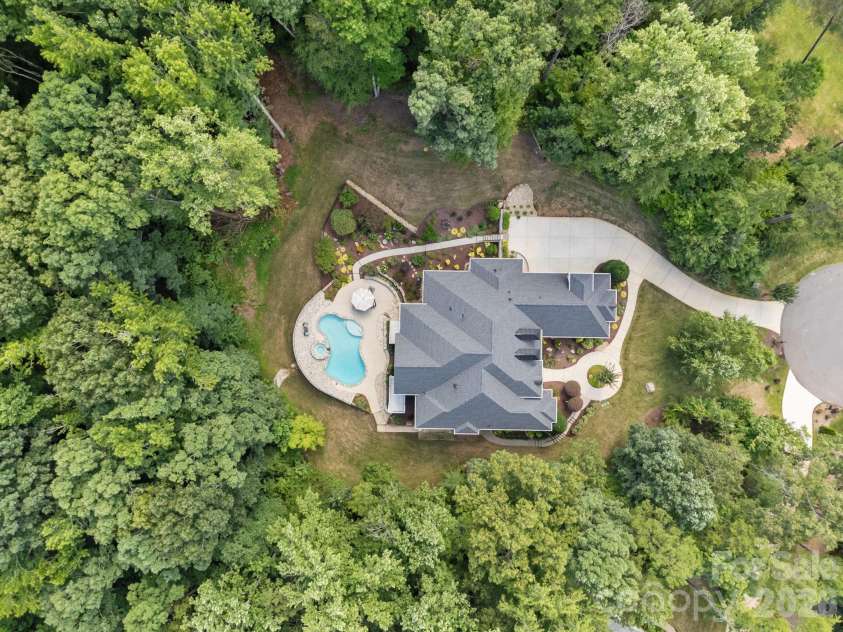 242 Anniston Way, Davidson, NC 28036.  MLS# CAR4319580, YatesRealty ID 4272. 