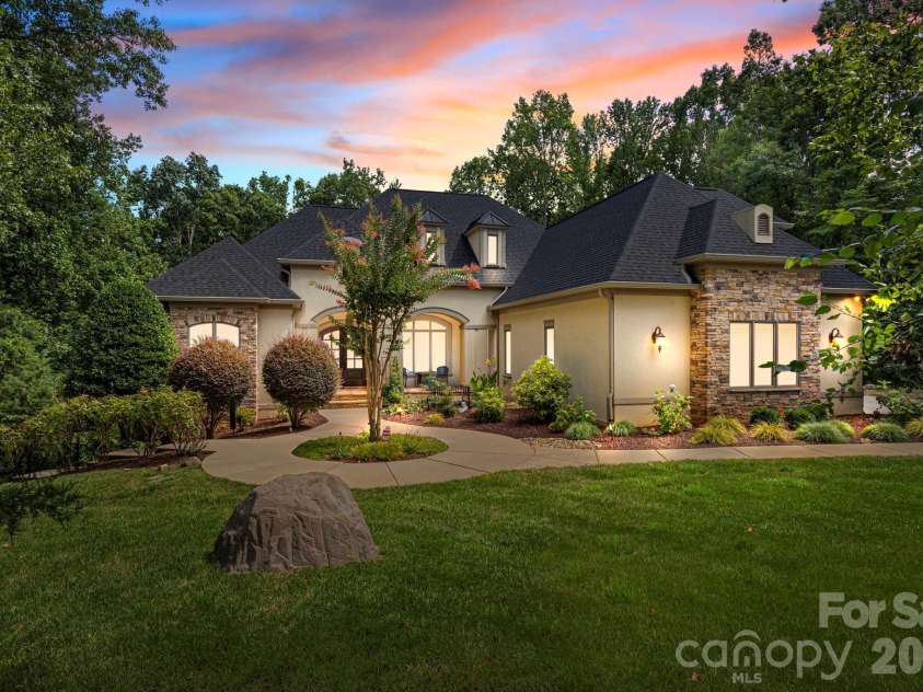 242 Anniston Way, Davidson, NC 28036.  MLS# CAR4319580, YatesRealty ID 4272. 