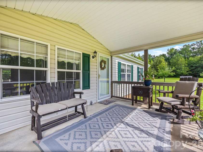 6860 Mandarin Drive, Rock Hill, SC 29732.  MLS# CAR4412258, YatesRealty ID 42721. 
