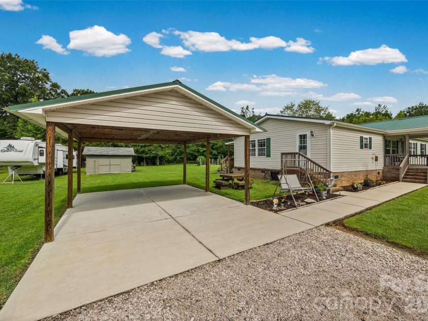 6860 Mandarin Drive, Rock Hill, SC 29732.  MLS# CAR4412258, YatesRealty ID 42721. 
