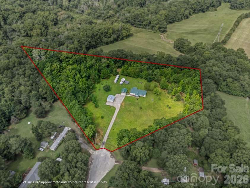 6860 Mandarin Drive, Rock Hill, SC 29732.  MLS# CAR4412258, YatesRealty ID 42721. Approx Lot lines overview
