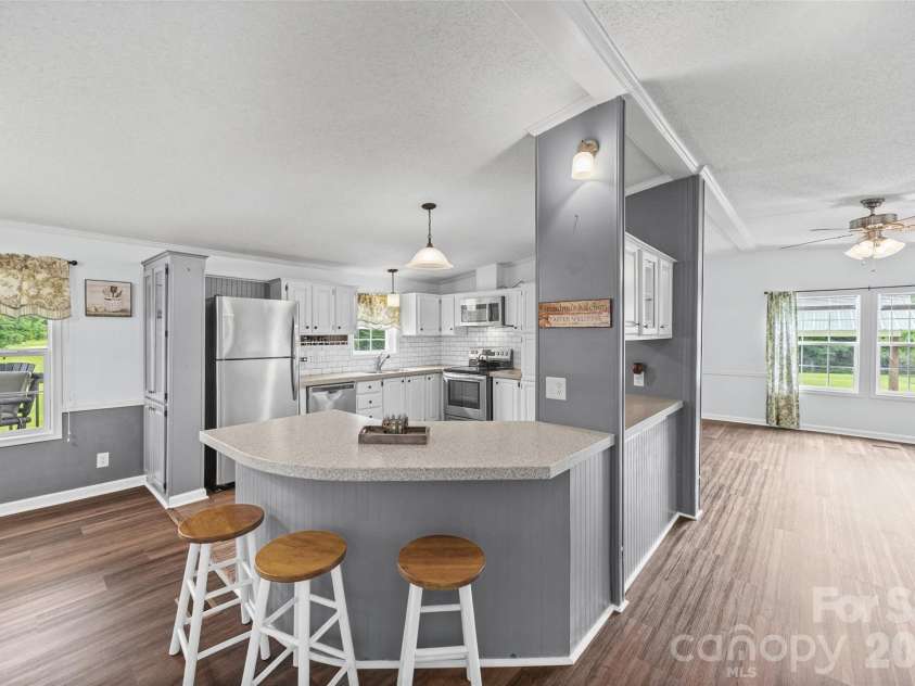 6860 Mandarin Drive, Rock Hill, SC 29732.  MLS# CAR4412258, YatesRealty ID 42721. Kitchen