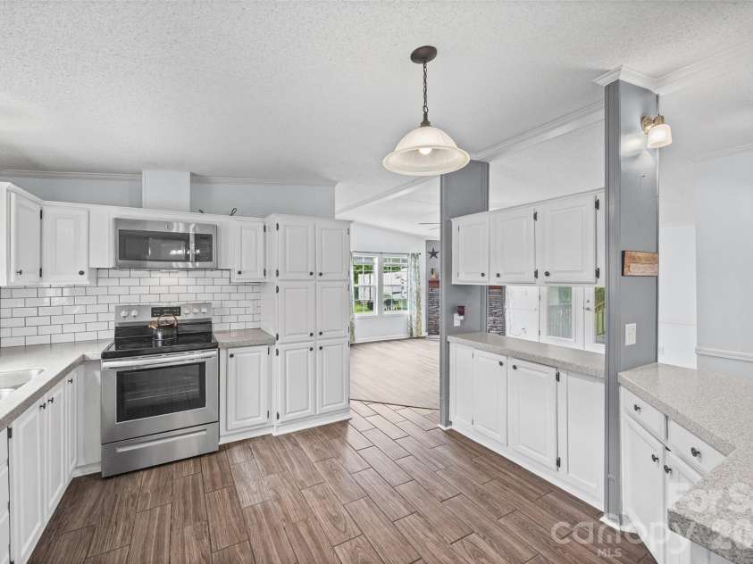 6860 Mandarin Drive, Rock Hill, SC 29732.  MLS# CAR4412258, YatesRealty ID 42721. Kitchen