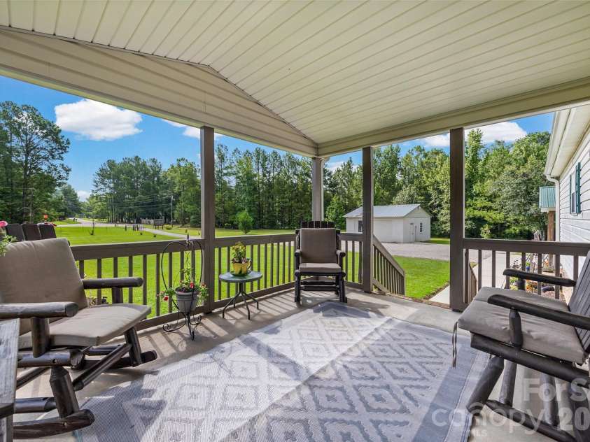 6860 Mandarin Drive, Rock Hill, SC 29732.  MLS# CAR4412258, YatesRealty ID 42721. Welcoming Front Porch