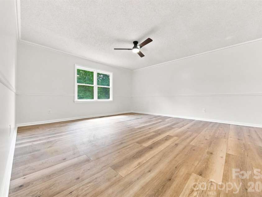 1257 Canseco Lane, Hickory, NC 28602.  MLS# CAR4412004, YatesRealty ID 42722. 