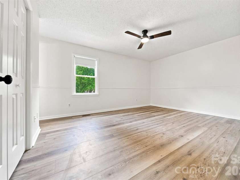 1257 Canseco Lane, Hickory, NC 28602.  MLS# CAR4412004, YatesRealty ID 42722. 