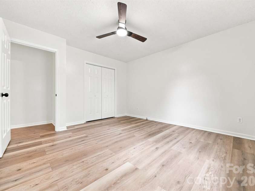 1257 Canseco Lane, Hickory, NC 28602.  MLS# CAR4412004, YatesRealty ID 42722. 