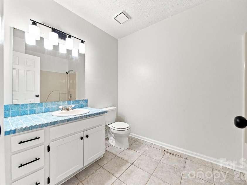 1257 Canseco Lane, Hickory, NC 28602.  MLS# CAR4412004, YatesRealty ID 42722. 