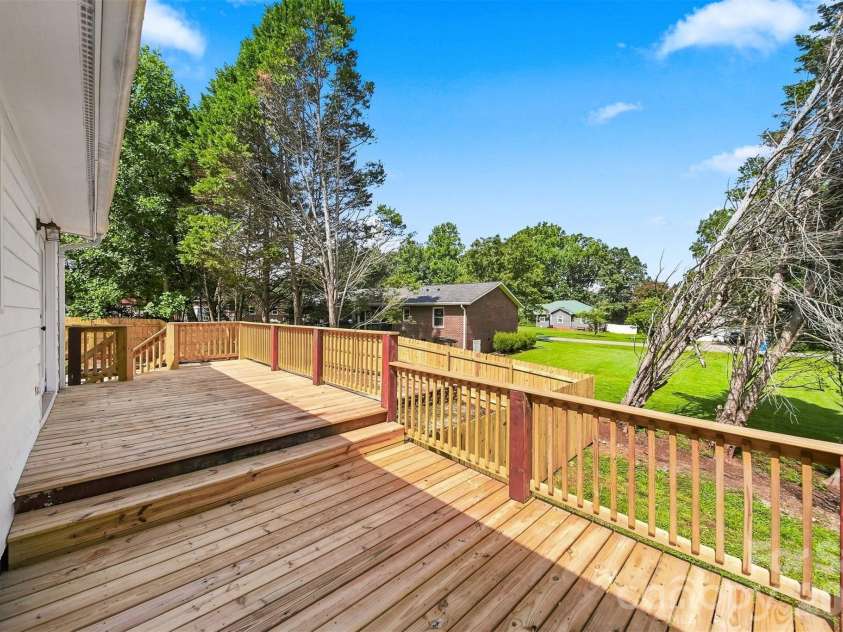 1257 Canseco Lane, Hickory, NC 28602.  MLS# CAR4412004, YatesRealty ID 42722. 