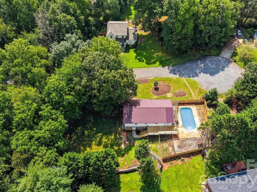 1257 Canseco Lane, Hickory, NC 28602.  MLS# CAR4412004, YatesRealty ID 42722. 
