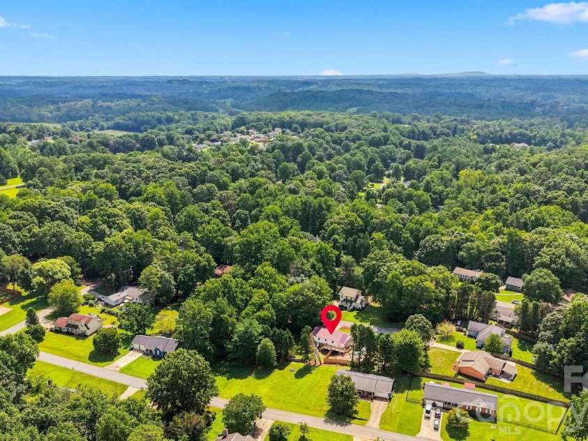 1257 Canseco Lane, Hickory, NC 28602.  MLS# CAR4412004, YatesRealty ID 42722. 