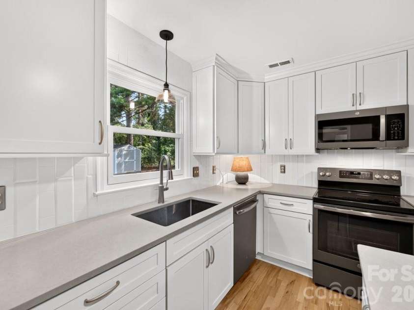 1101 Lightwood Drive, Matthews, NC 28105.  MLS# CAR4406930, YatesRealty ID 42723. 