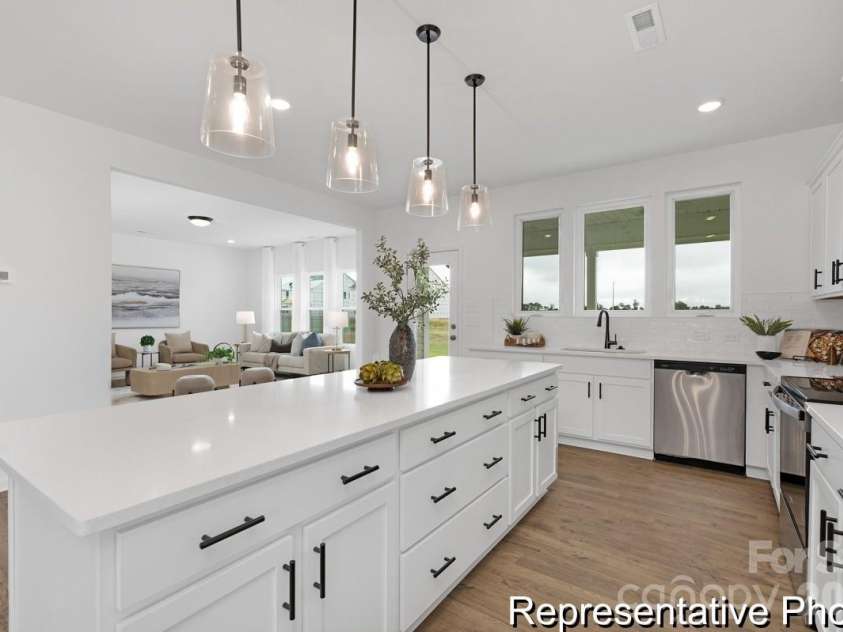 124 Pembroke Way, Albemarle, NC 28001.  MLS# CAR4412953, YatesRealty ID 42725. 