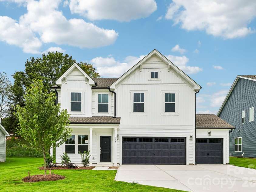 124 Pembroke Way, Albemarle, NC 28001.  MLS# CAR4412953, YatesRealty ID 42725. 