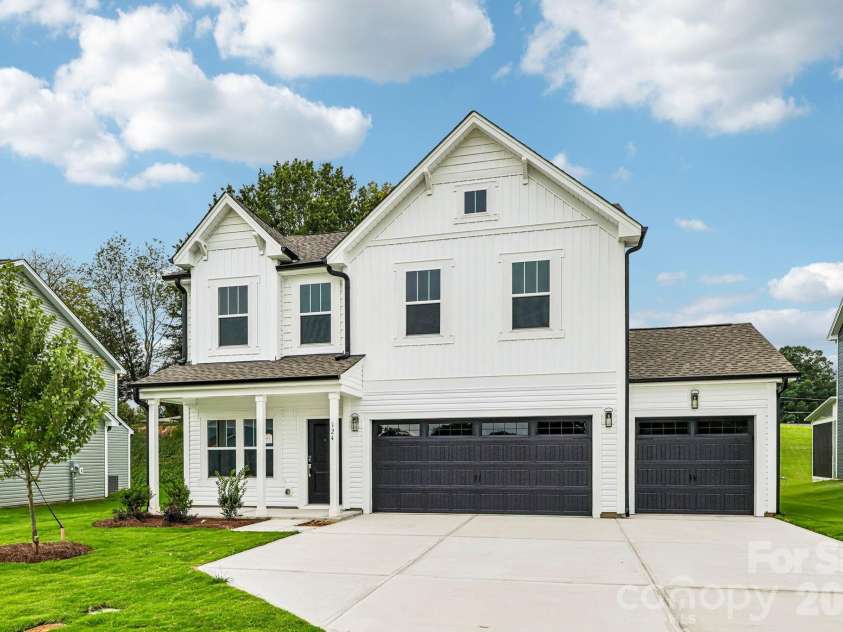 124 Pembroke Way, Albemarle, NC 28001.  MLS# CAR4412953, YatesRealty ID 42725. 
