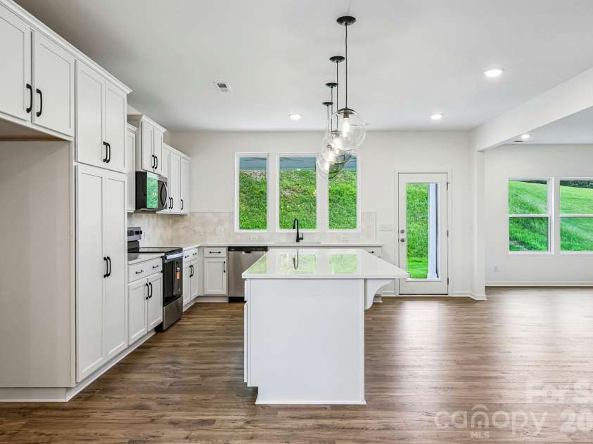124 Pembroke Way, Albemarle, NC 28001.  MLS# CAR4412953, YatesRealty ID 42725. 