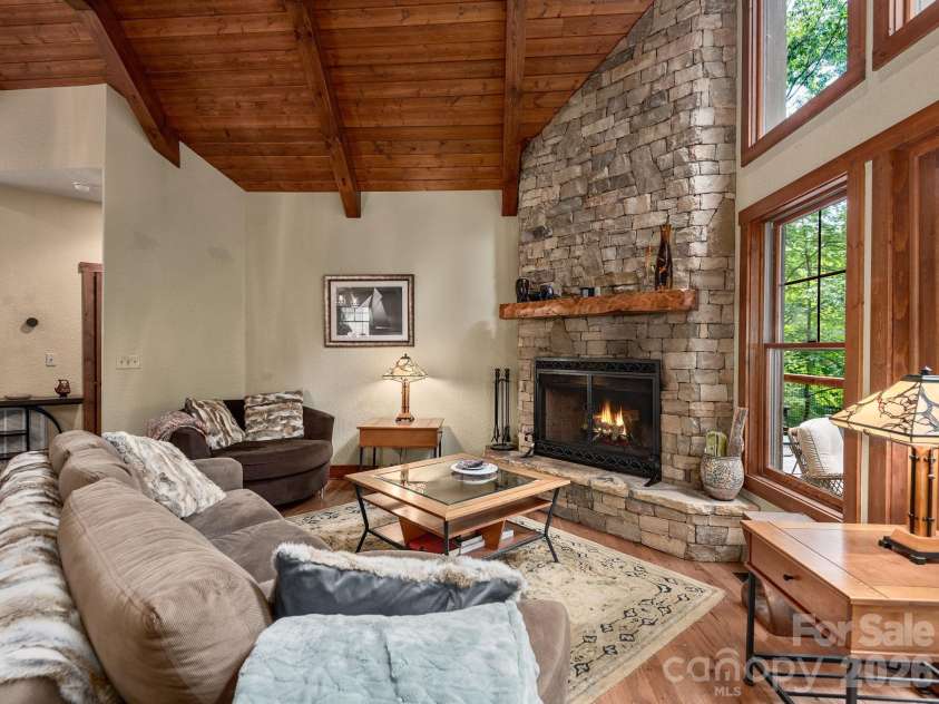 352 Celo Cove Drive, Burnsville, NC 28714.  MLS# CAR4405839, YatesRealty ID 42727. 