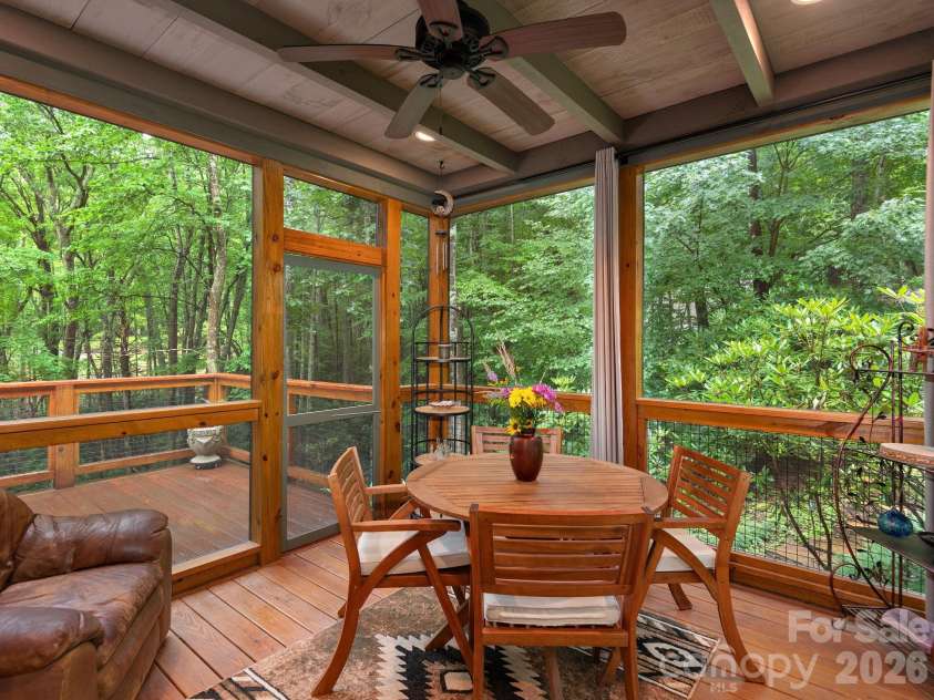 352 Celo Cove Drive, Burnsville, NC 28714.  MLS# CAR4405839, YatesRealty ID 42727. 