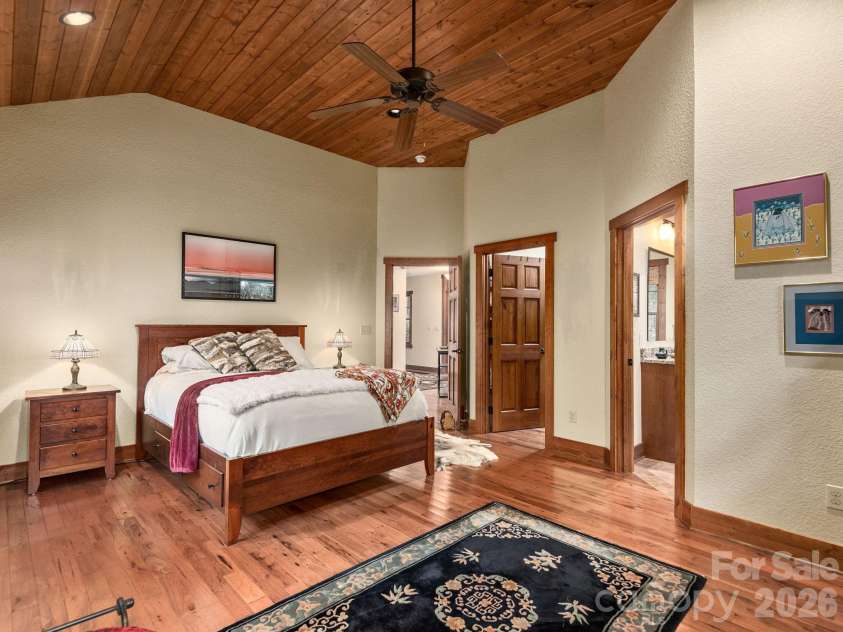 352 Celo Cove Drive, Burnsville, NC 28714.  MLS# CAR4405839, YatesRealty ID 42727. 