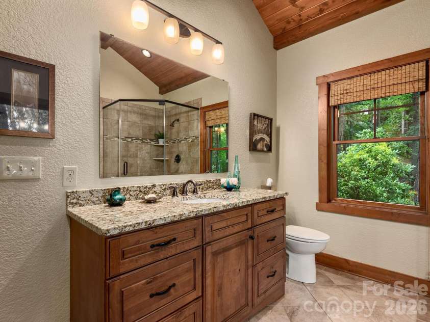 352 Celo Cove Drive, Burnsville, NC 28714.  MLS# CAR4405839, YatesRealty ID 42727. 