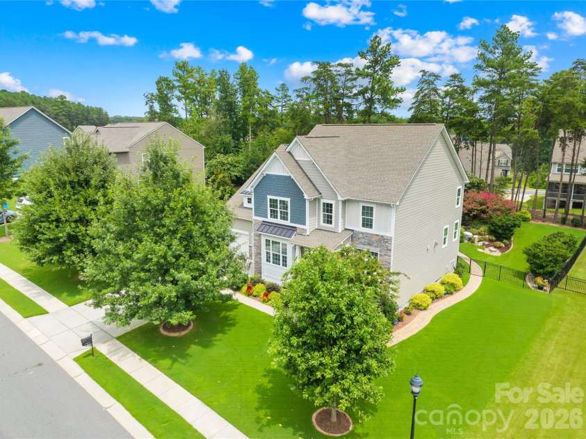 13522 Hyperion Hills Lane, Charlotte, NC 28278.  MLS# CAR4410592, YatesRealty ID 42728. 