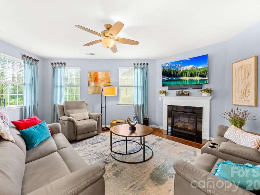 13522 Hyperion Hills Lane, Charlotte, NC 28278.  MLS# CAR4410592, YatesRealty ID 42728. 