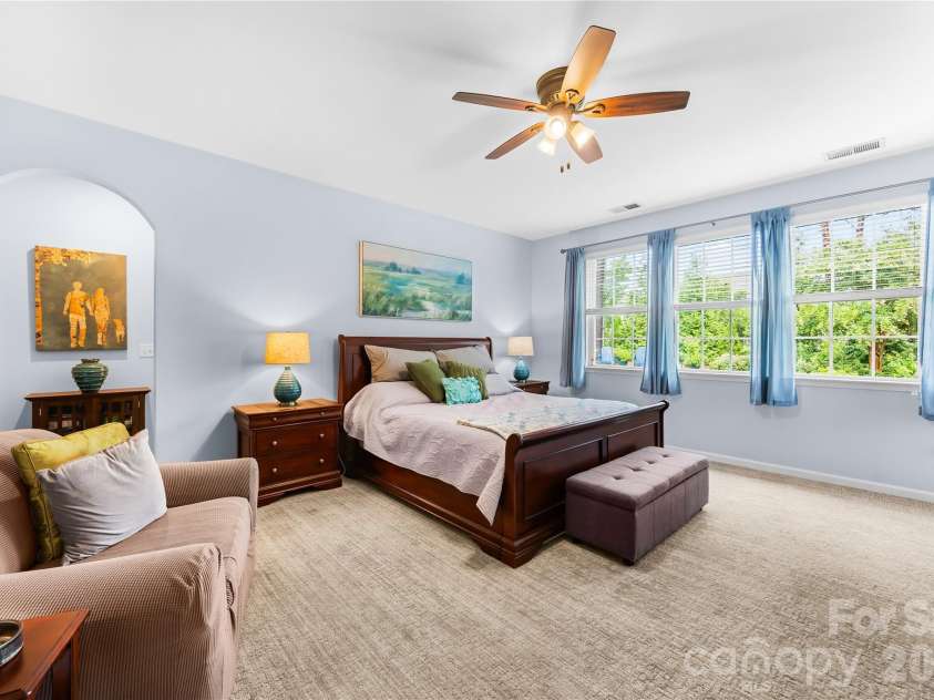 13522 Hyperion Hills Lane, Charlotte, NC 28278.  MLS# CAR4410592, YatesRealty ID 42728. 