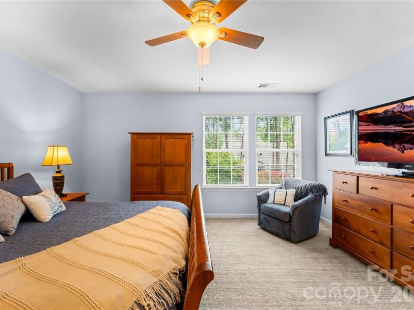 13522 Hyperion Hills Lane, Charlotte, NC 28278.  MLS# CAR4410592, YatesRealty ID 42728. 
