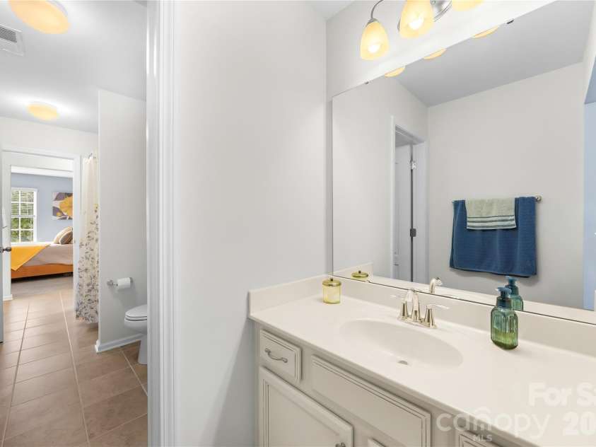 13522 Hyperion Hills Lane, Charlotte, NC 28278.  MLS# CAR4410592, YatesRealty ID 42728. 