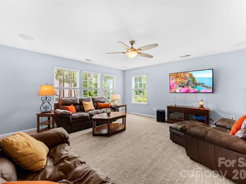 13522 Hyperion Hills Lane, Charlotte, NC 28278.  MLS# CAR4410592, YatesRealty ID 42728. 