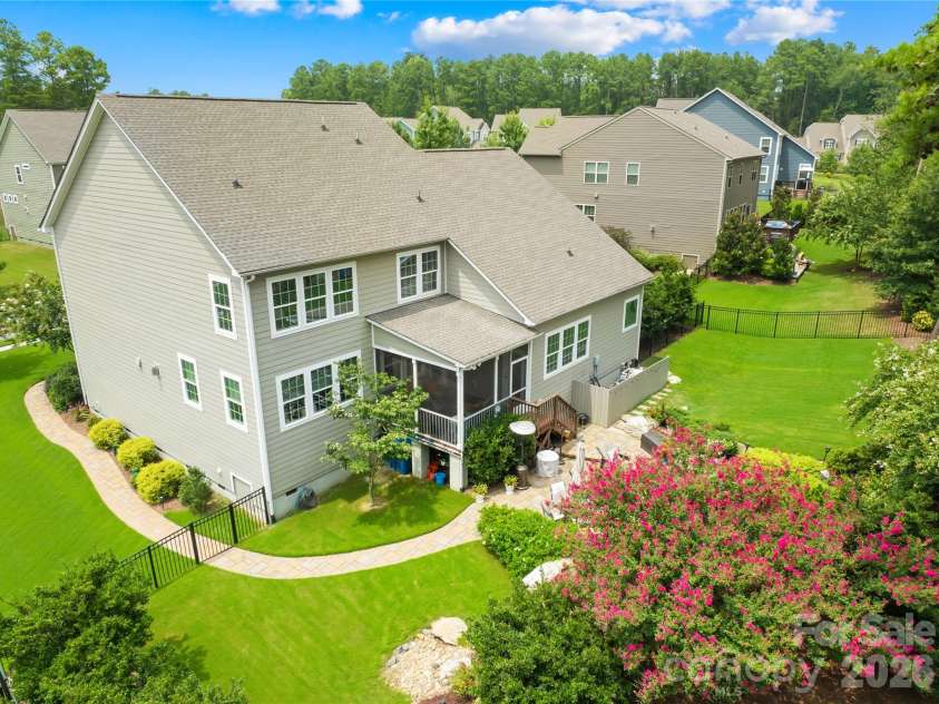 13522 Hyperion Hills Lane, Charlotte, NC 28278.  MLS# CAR4410592, YatesRealty ID 42728. 