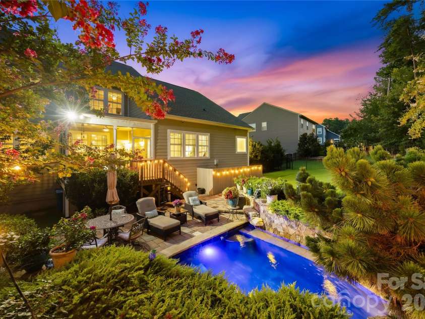 13522 Hyperion Hills Lane, Charlotte, NC 28278.  MLS# CAR4410592, YatesRealty ID 42728. 