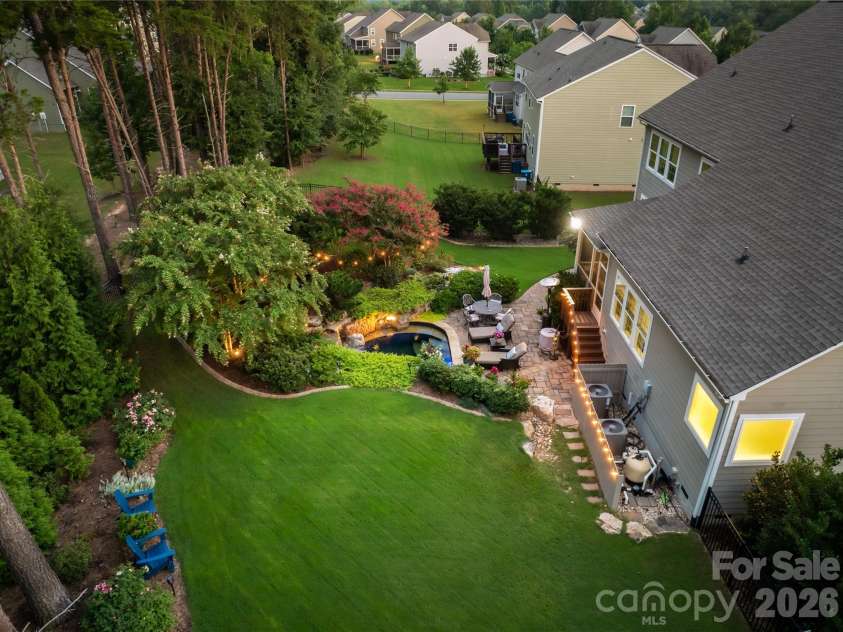 13522 Hyperion Hills Lane, Charlotte, NC 28278.  MLS# CAR4410592, YatesRealty ID 42728. 