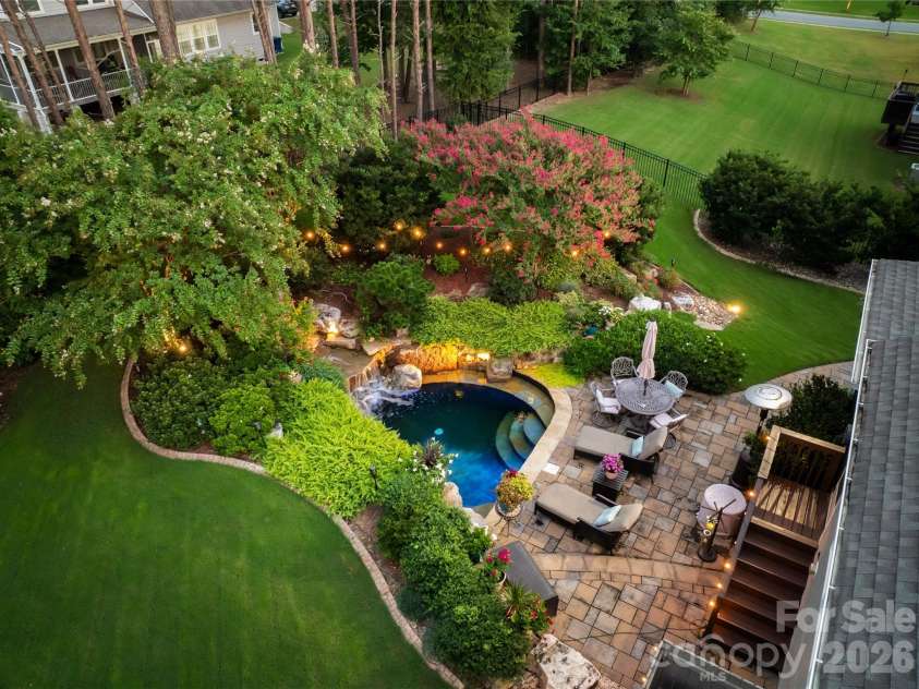 13522 Hyperion Hills Lane, Charlotte, NC 28278.  MLS# CAR4410592, YatesRealty ID 42728. 