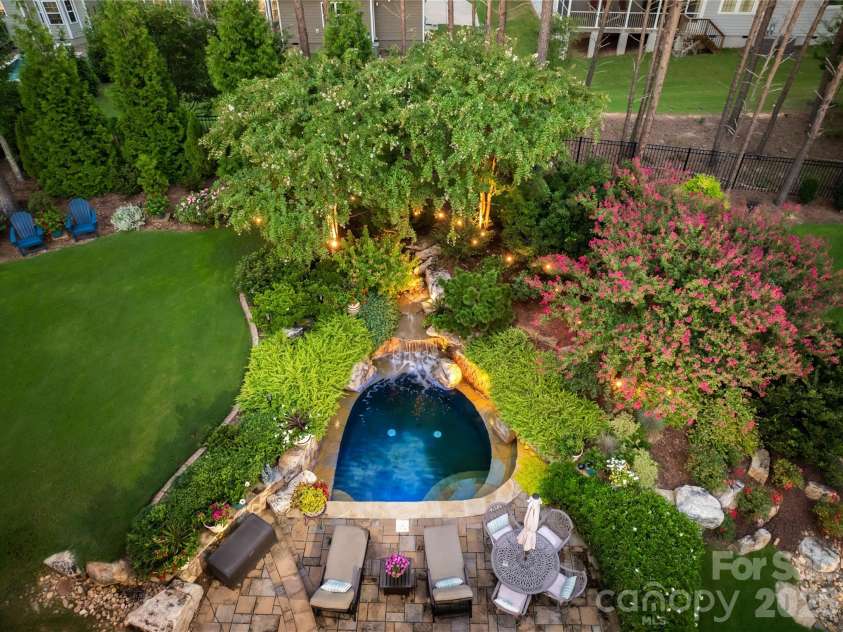 13522 Hyperion Hills Lane, Charlotte, NC 28278.  MLS# CAR4410592, YatesRealty ID 42728. 