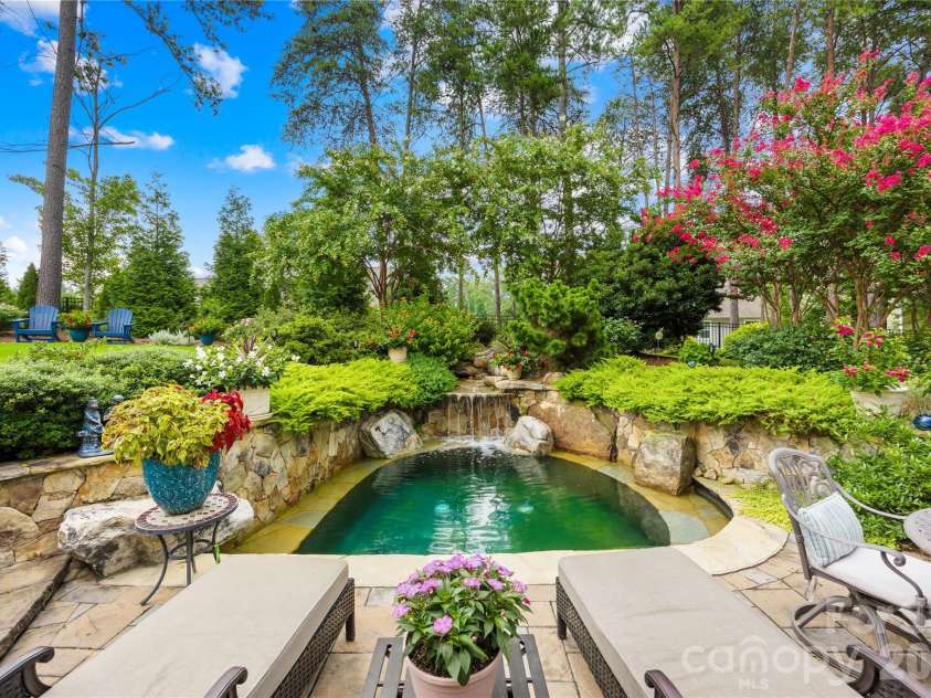 13522 Hyperion Hills Lane, Charlotte, NC 28278.  MLS# CAR4410592, YatesRealty ID 42728. 