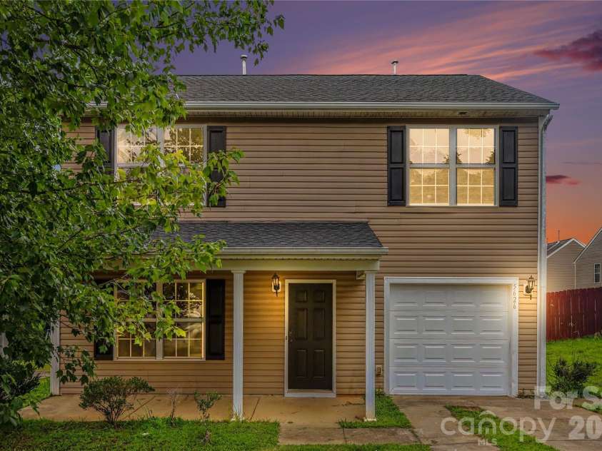 5626 Graypark Drive, Charlotte, NC 28269.  MLS# CAR4398433, YatesRealty ID 42729. 