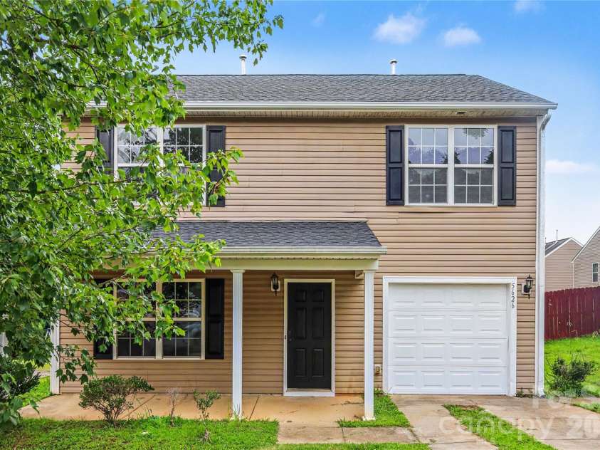 5626 Graypark Drive, Charlotte, NC 28269.  MLS# CAR4398433, YatesRealty ID 42729. 