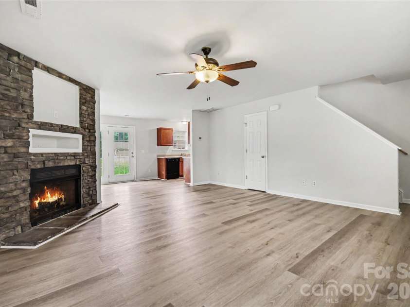 5626 Graypark Drive, Charlotte, NC 28269.  MLS# CAR4398433, YatesRealty ID 42729. 