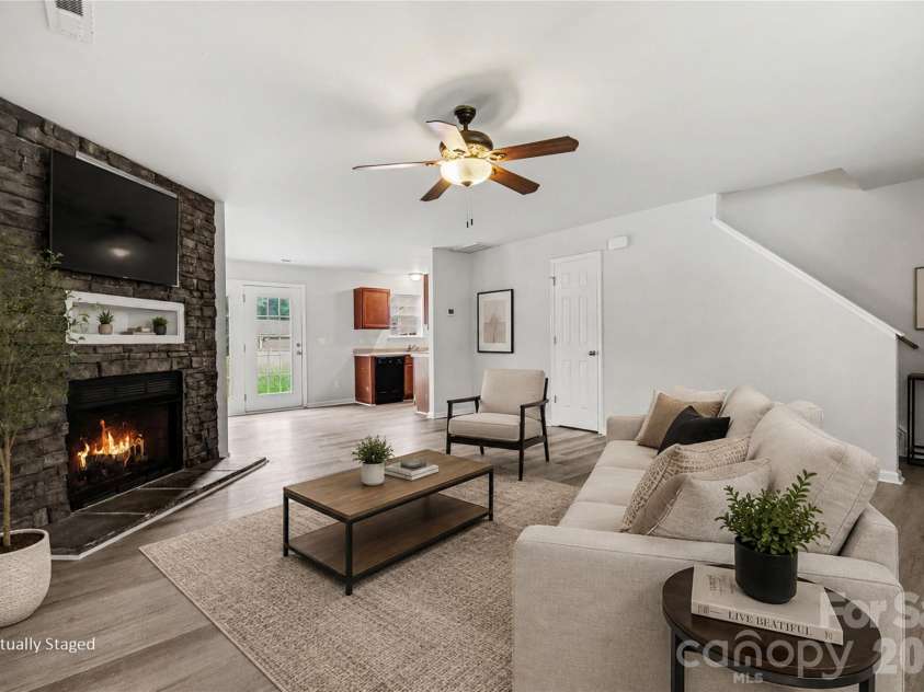 5626 Graypark Drive, Charlotte, NC 28269.  MLS# CAR4398433, YatesRealty ID 42729. 