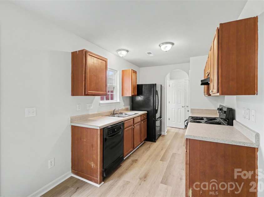 5626 Graypark Drive, Charlotte, NC 28269.  MLS# CAR4398433, YatesRealty ID 42729. 