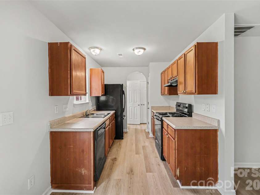 5626 Graypark Drive, Charlotte, NC 28269.  MLS# CAR4398433, YatesRealty ID 42729. 